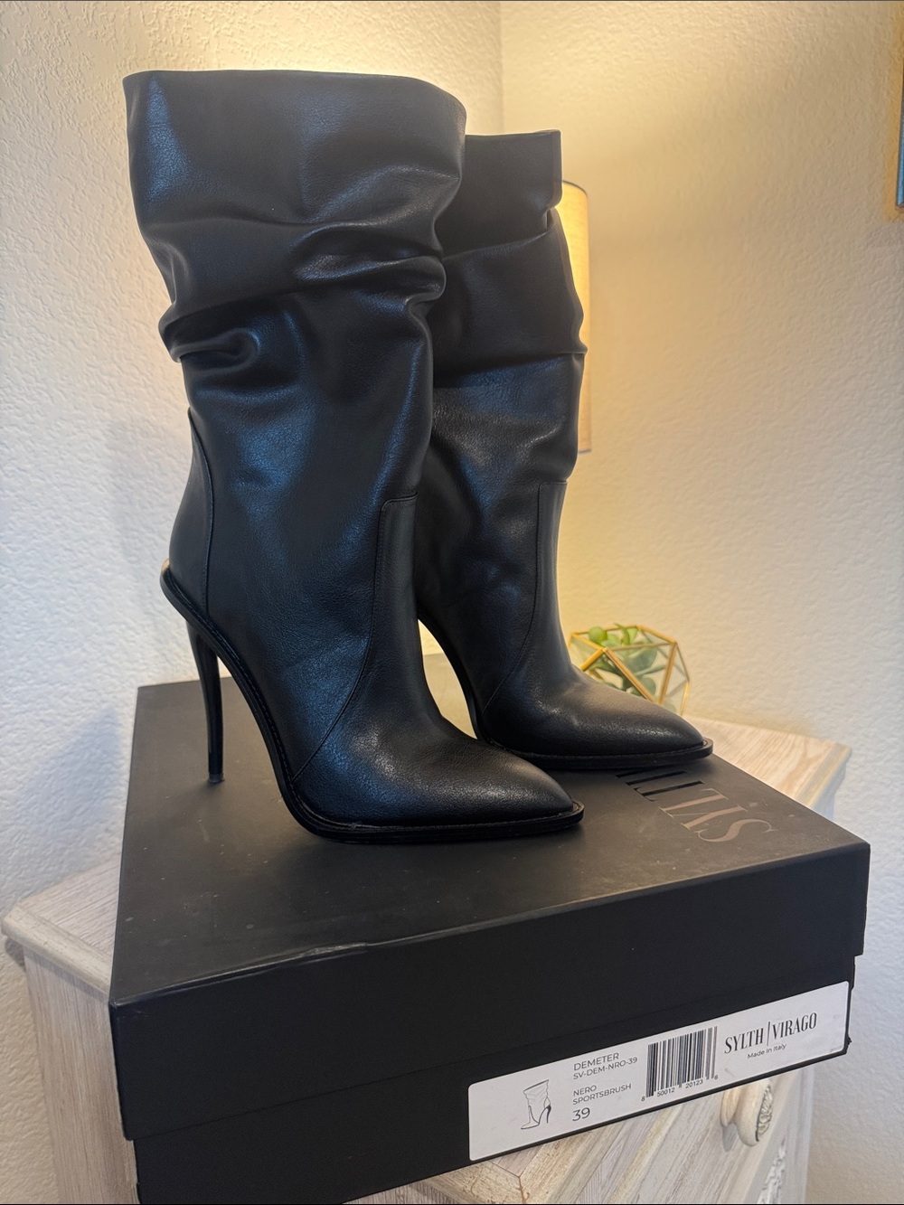 Sylth Virago Black Slouch Stiletto Knee-High Boots
